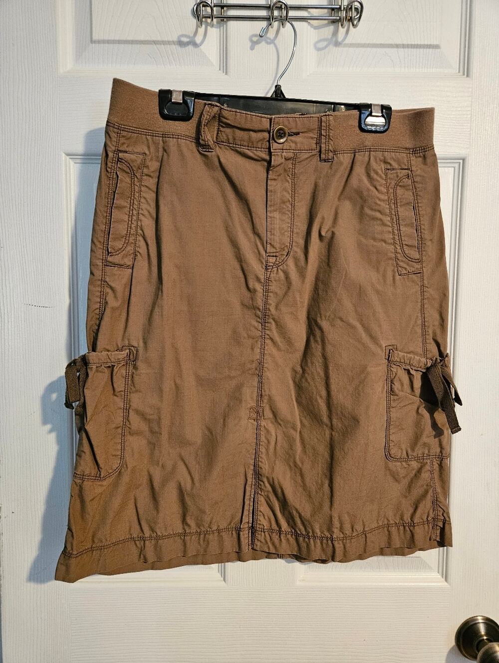Eddie Bauer Woman's cargo style sporty skirt size 10